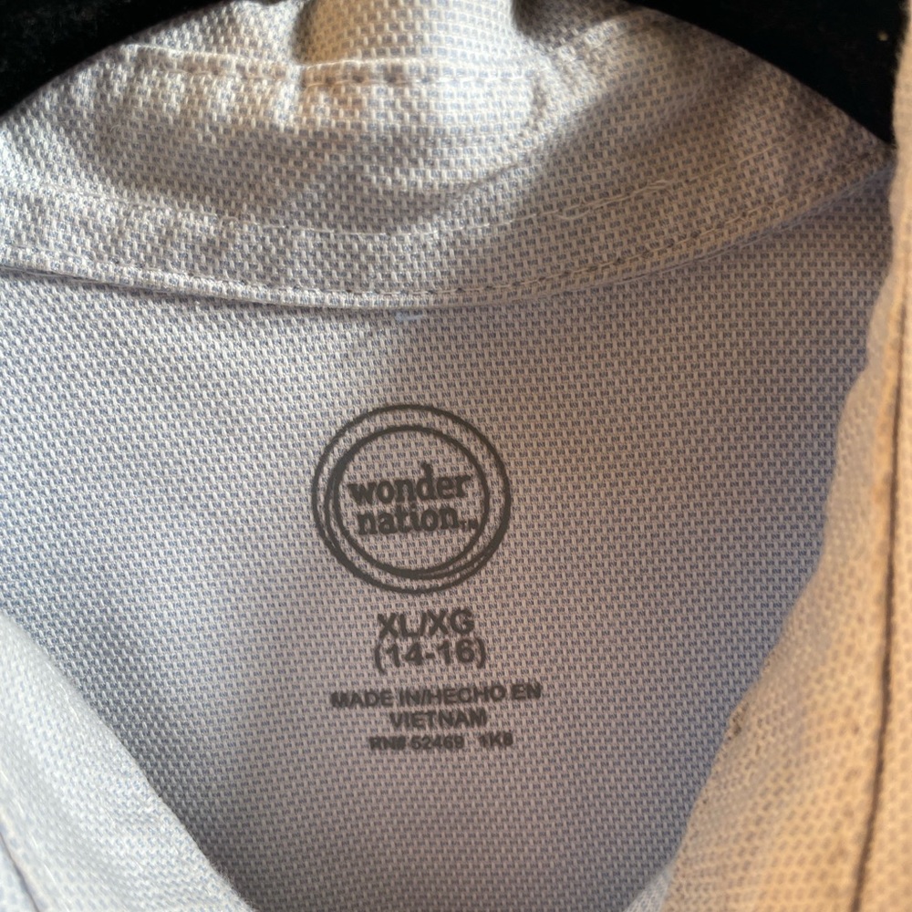 Boy’s button down - Picture 2 of 6